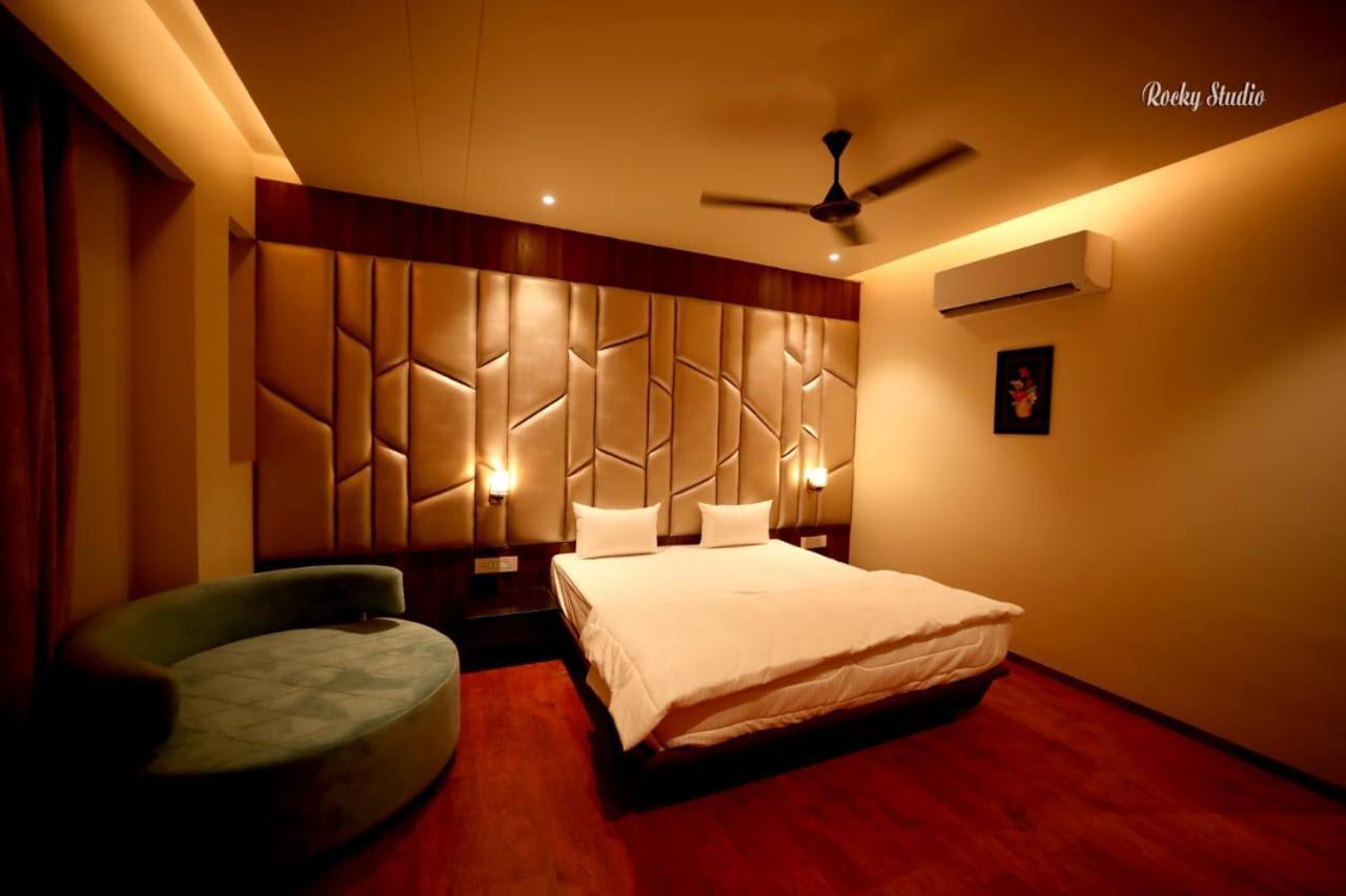 The Imperial Prime Clarks Inn Suites, Bhilwara Ngoại thất bức ảnh
