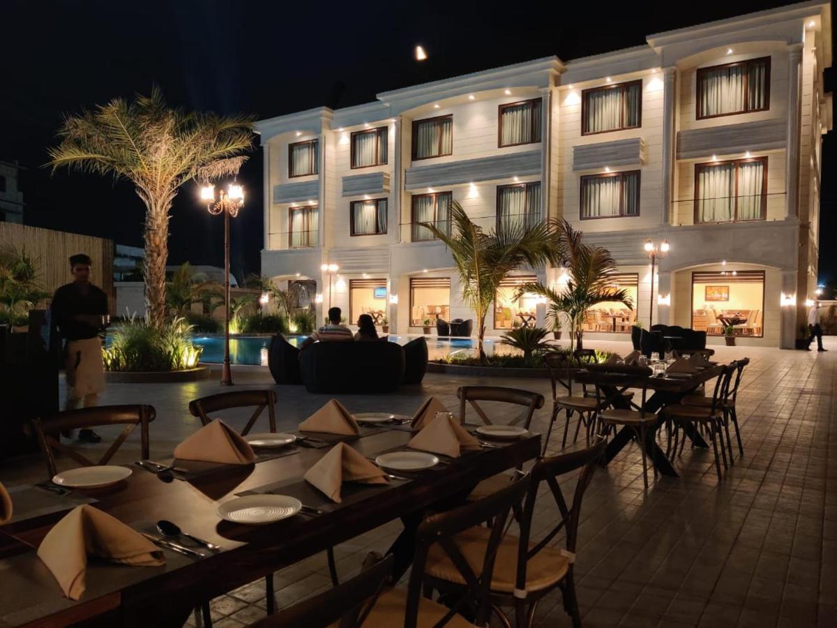 The Imperial Prime Clarks Inn Suites, Bhilwara Ngoại thất bức ảnh