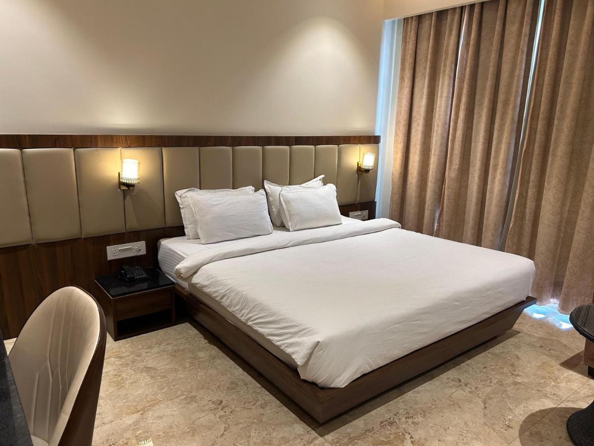 The Imperial Prime Clarks Inn Suites, Bhilwara Ngoại thất bức ảnh