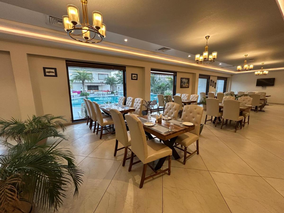 The Imperial Prime Clarks Inn Suites, Bhilwara Ngoại thất bức ảnh