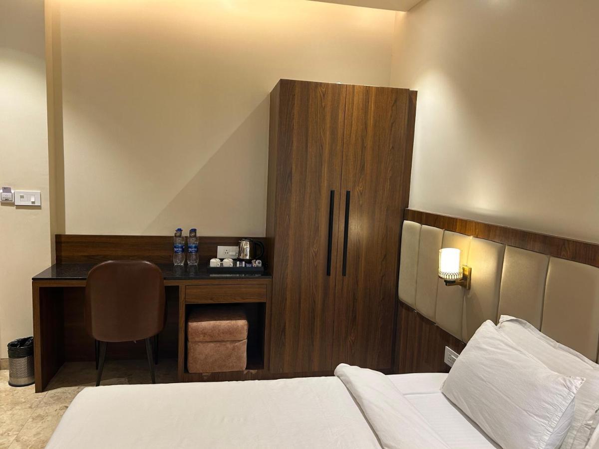 The Imperial Prime Clarks Inn Suites, Bhilwara Ngoại thất bức ảnh