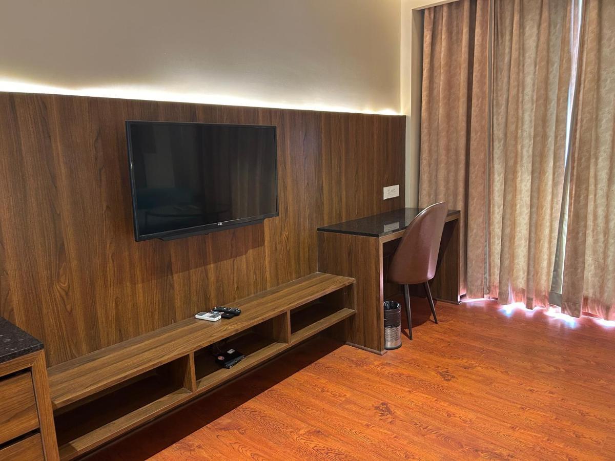 The Imperial Prime Clarks Inn Suites, Bhilwara Ngoại thất bức ảnh