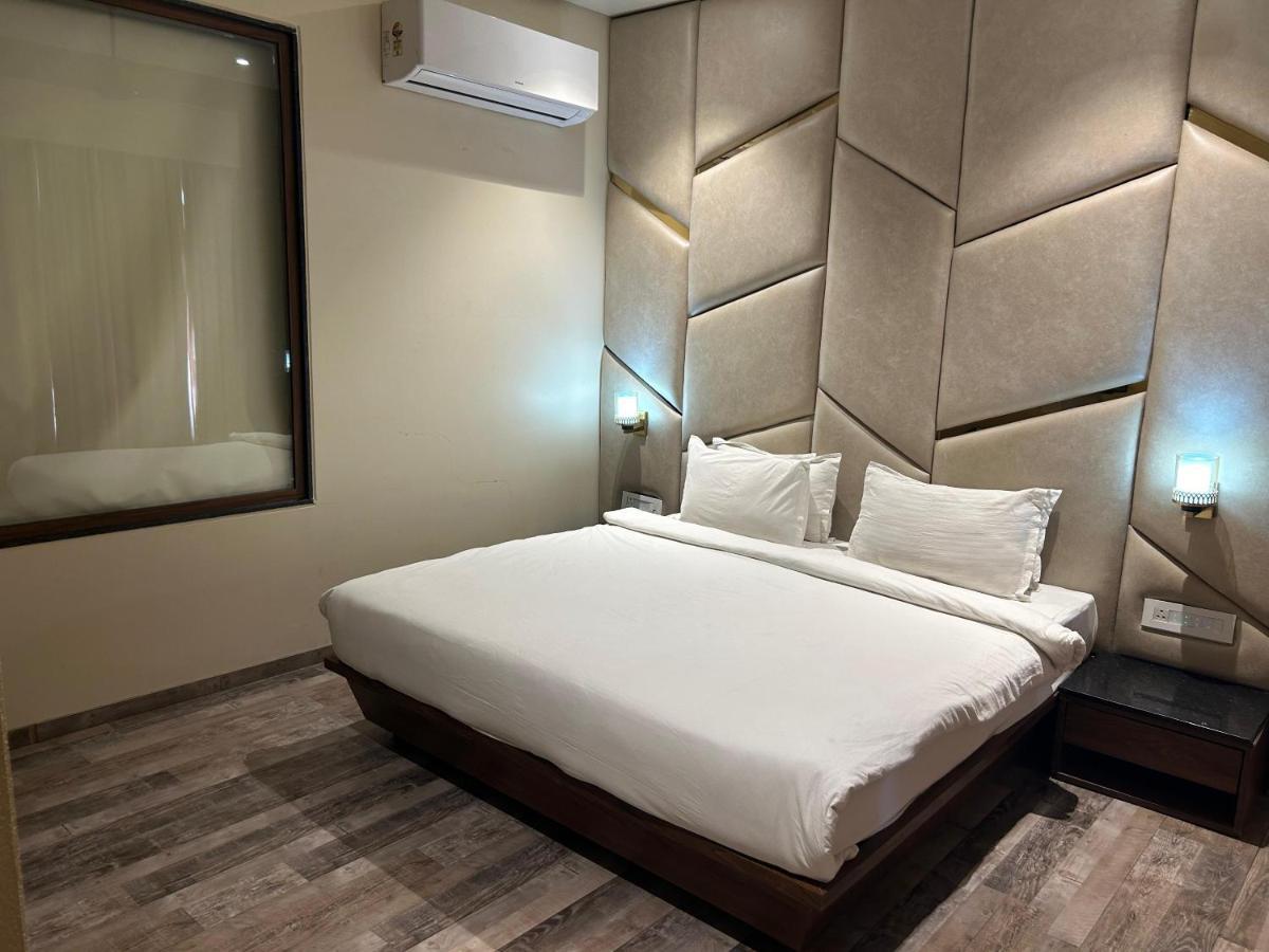 The Imperial Prime Clarks Inn Suites, Bhilwara Ngoại thất bức ảnh